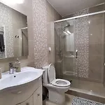 Town Square Loft בראשוב