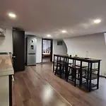 דירה Town Square Loft *