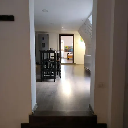 Apartment Town Square Loft *